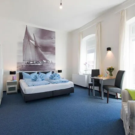 Kapitaenshaus-lassen-zimmer-kapitaen-larsen * Westerland